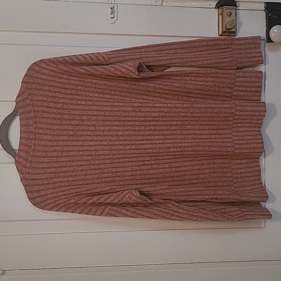 NWOT Ribbed V-Neck Shirt - Picture 5 of 7
